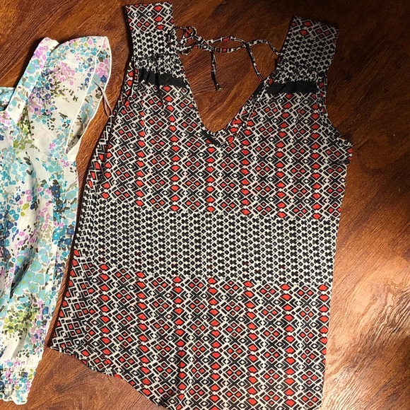 Flowy tie-back blouse - Picture 1 of 2